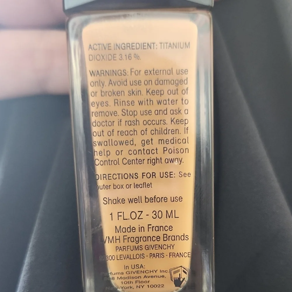 Givenchy Cream Foundation Radiant‎ Glow